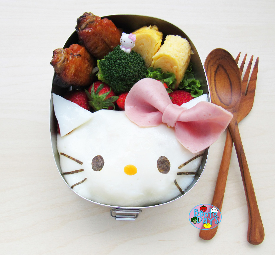 Hello Kitty Omurice Bento